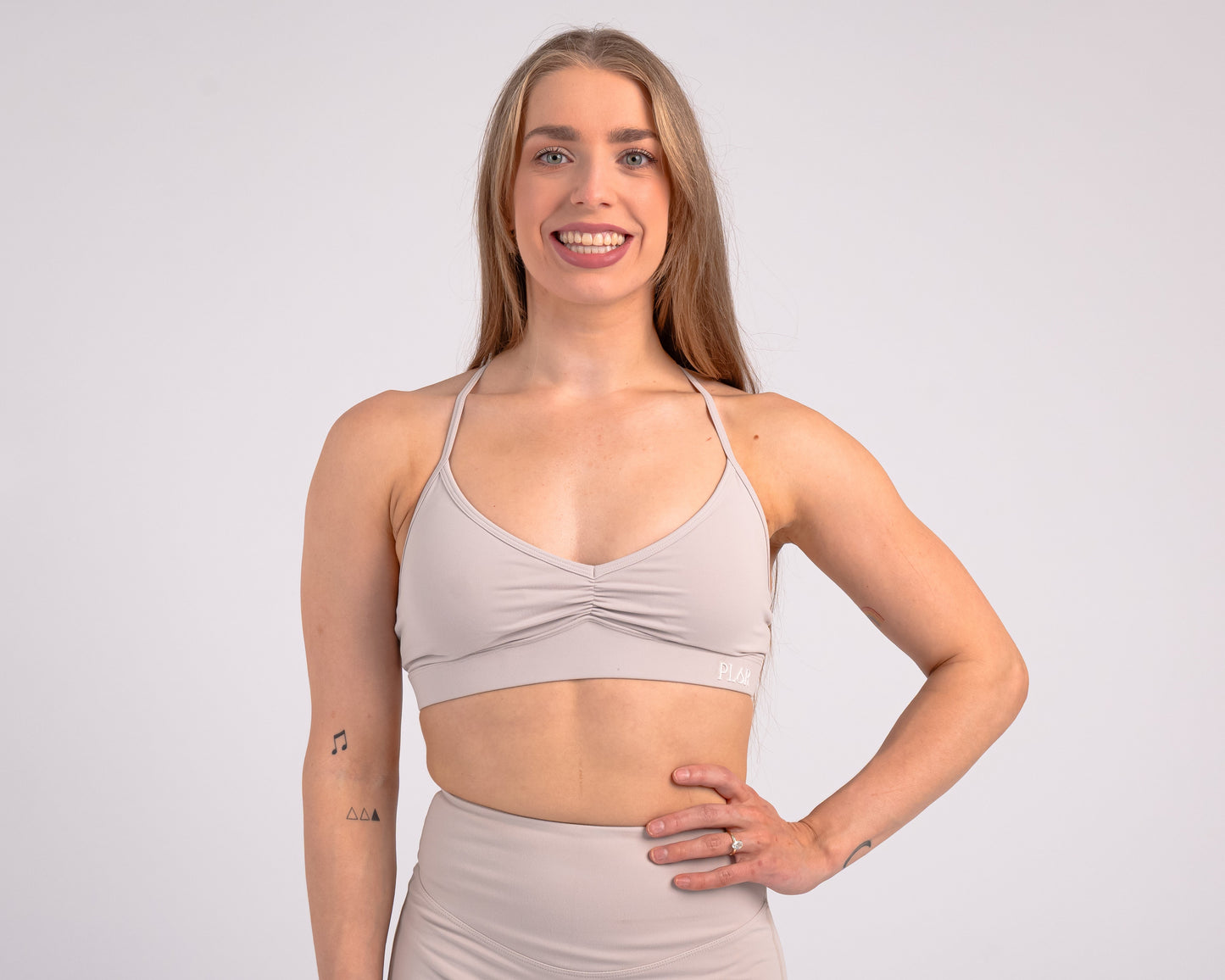 Signature V Bra - LATTE