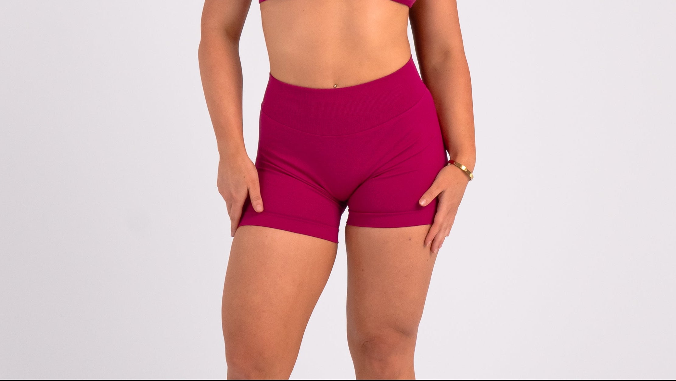 Becoming Her Mid Rise Short - Sangria
